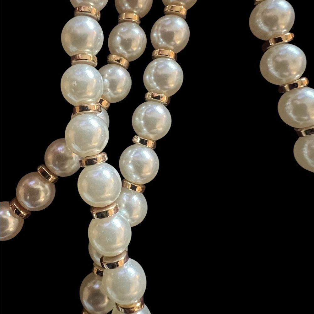 NWT~ Crown &Ivy pearl necklace with a 17” drop. - Picture 4 of 4